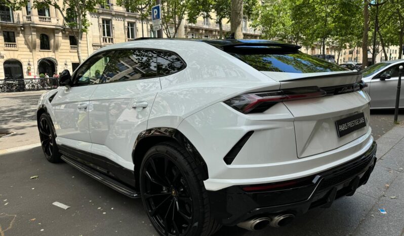 LAMBORGHINI URUS complet