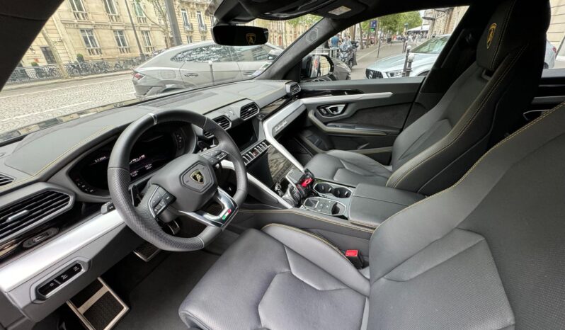 LAMBORGHINI URUS complet