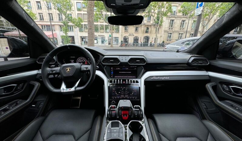 LAMBORGHINI URUS complet